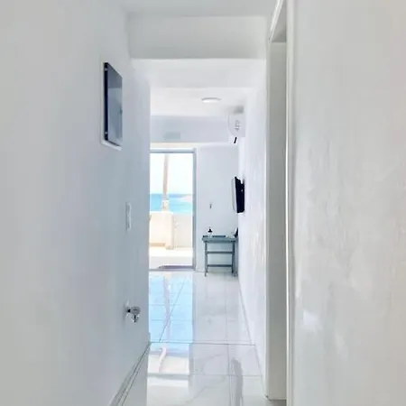 Hh Bay Apartment Logaras